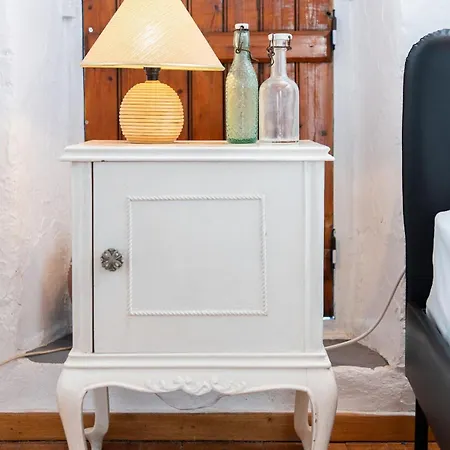 Heart Traditional Renovated House Кимолос