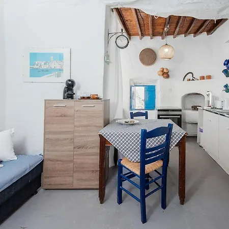 Апартаменты Heart Traditional Renovated House Кимолос