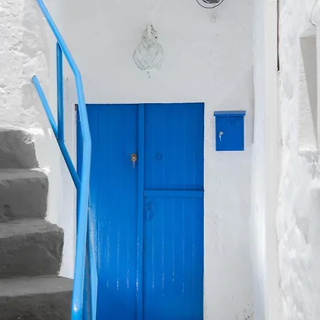 Апартаменты Heart Traditional Renovated House Кимолос